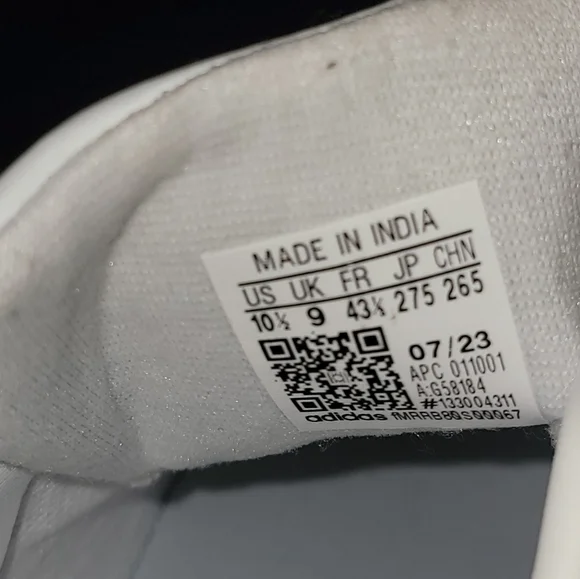 Women's White and Gold Stan Smiths - Picture 8 of 10